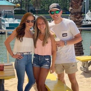 Meet your Posher, Abbey